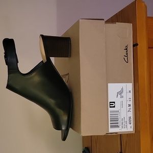 Clark sling back heel